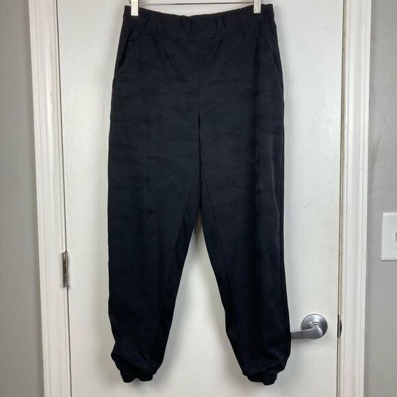 Athleta Black Camouflage Brooklyn Lined Camo Jogger Sweat Pants Athleisure sz 8 - Picture 1 of 11